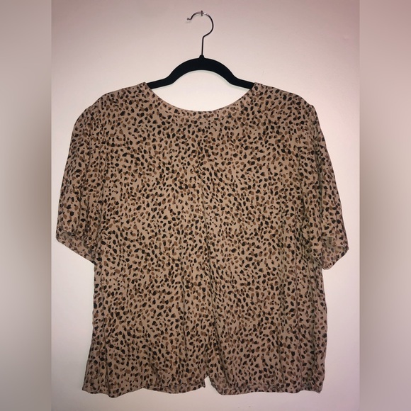 Abercrombie and Fitch Leopard Print Tee - Picture 1 of 3